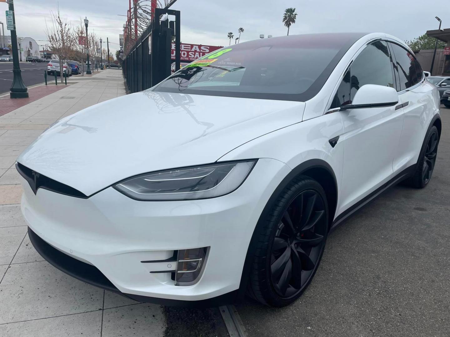 2018 WHITE /BLACK Tesla Model X (5YJXCAE28JF) , located at 744 E Miner Ave, Stockton, CA, 95202, (209) 944-5770, 37.956863, -121.282082 - PLUS TAXES AND FEES - Photo#3